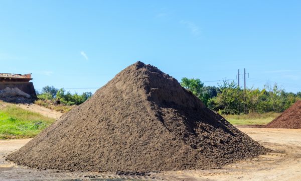 Black Dirt Delivery in Van Nuys