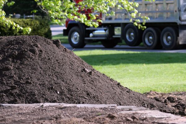 Yard Dirt Delivery in Van Nuys