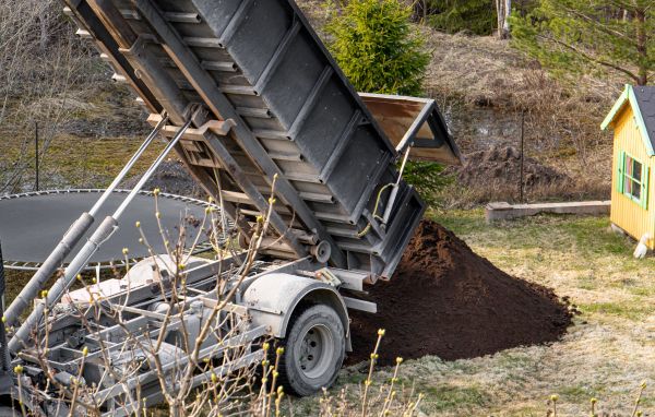 Yard Soil Delivery in Van Nuys