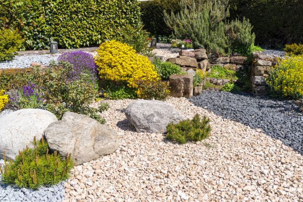 Decorative Gravel Installation in Van Nuys