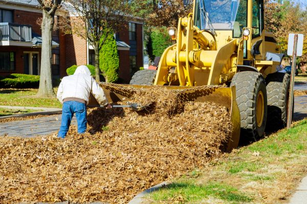 Mulch Hauling in Van Nuys