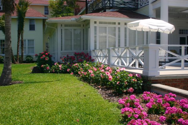 Deck Landscaping Service in Van Nuys
